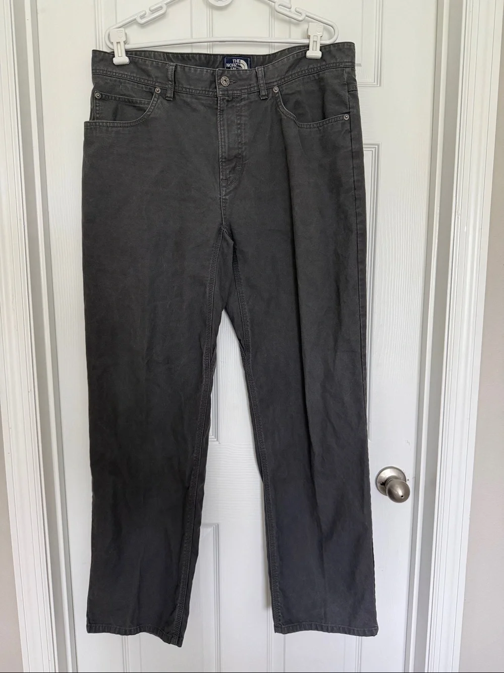 The North Face men’s gray 5 pocket jeans 38R